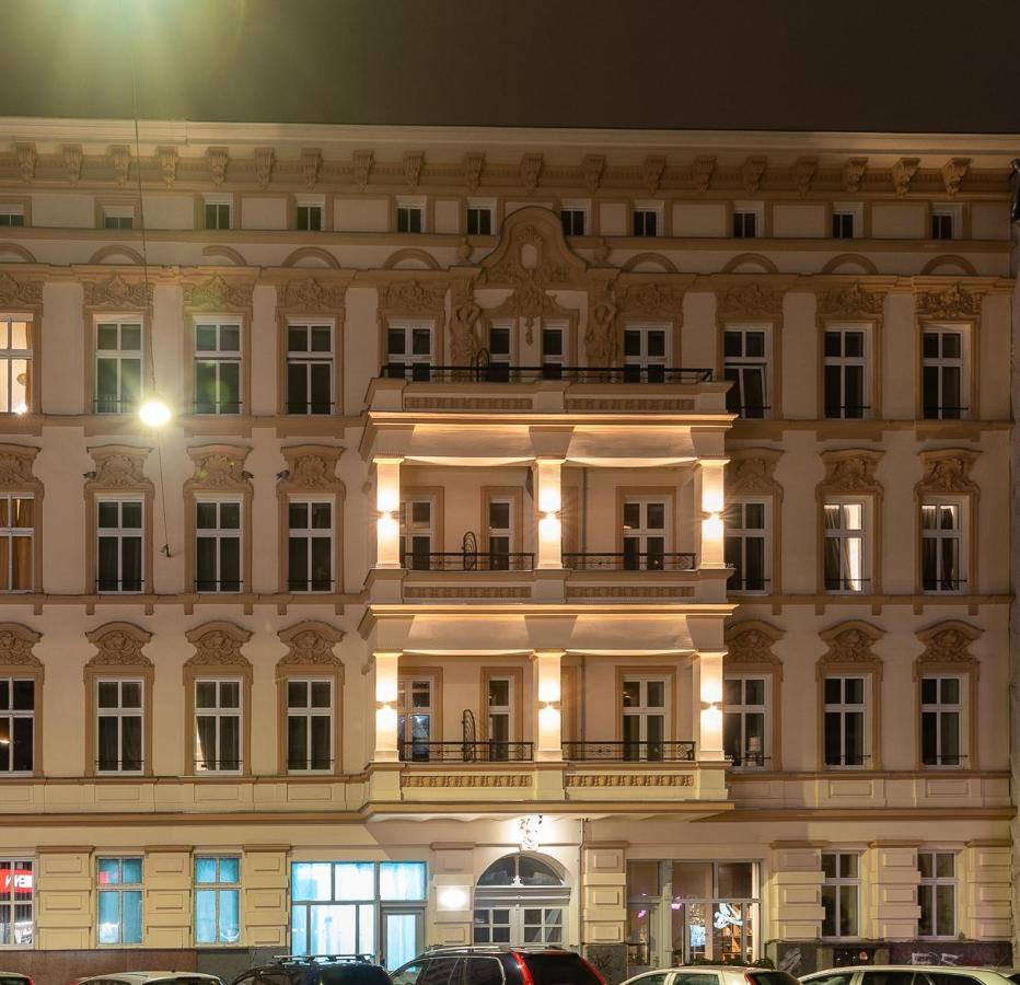 Kamienica Centrum Nr 4 *